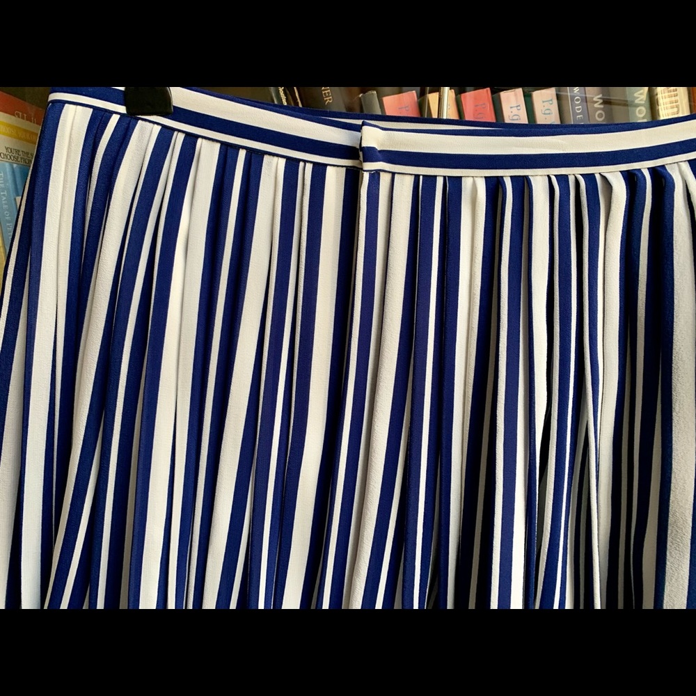 NWOT Vanessa Bruno silk mini skirt FR38/US6 - Picture 3 of 4